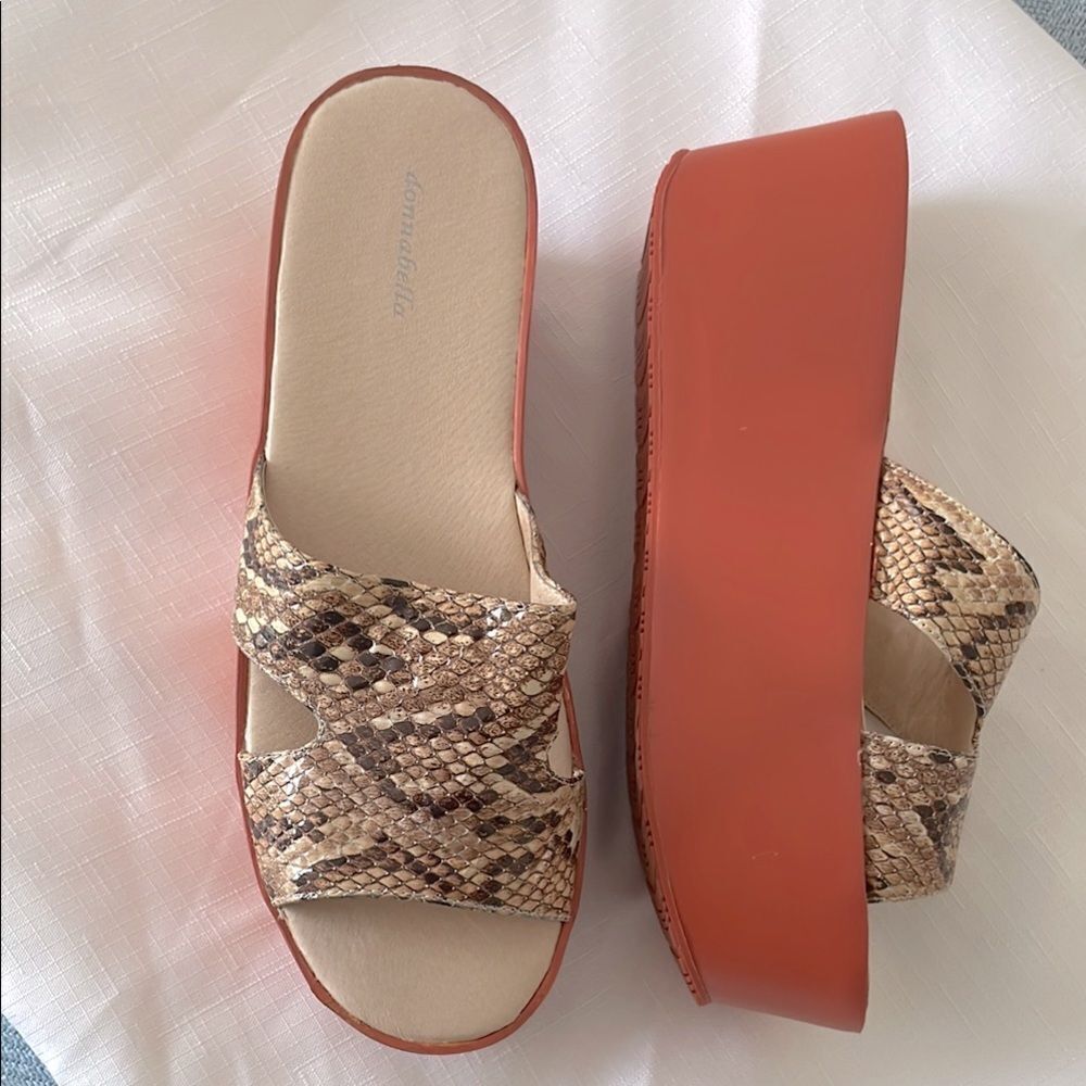 DONNABELLA SNAKESKIN WITH CONTRASTING ORANGE PLATFORM.   NEW